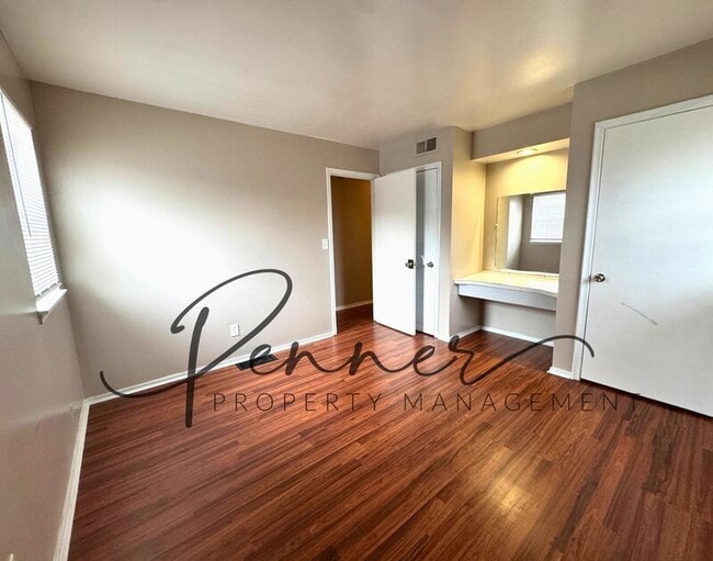 Photo - 214-B Oak Dr