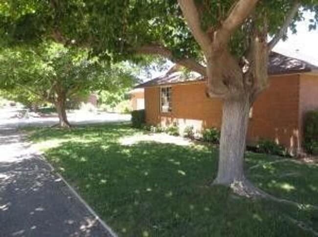 Photo - Amazing Home in Bloomington Hills