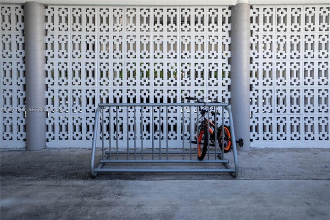 Photo - 6650 Miller Dr Unidad 12