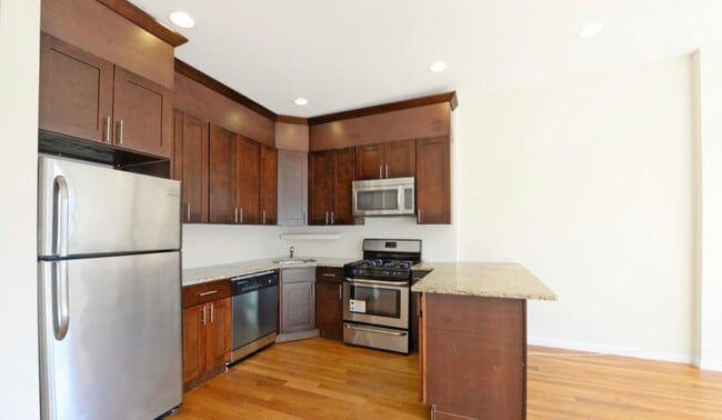 Photo - 57 E 125th St