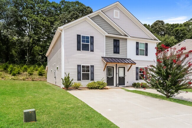 Photo - 309 Noble Ln