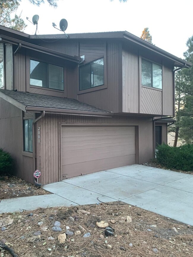 Building Photo - Beautiful Flagstaff Home