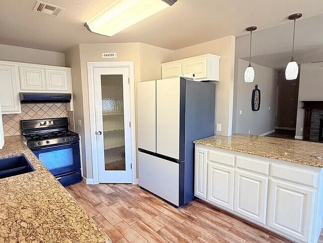 1801 Brittany Ln