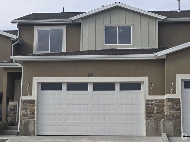 Building Photo - Brand New 3 Bedroom 2.5 Bath with Upscale ... Rental