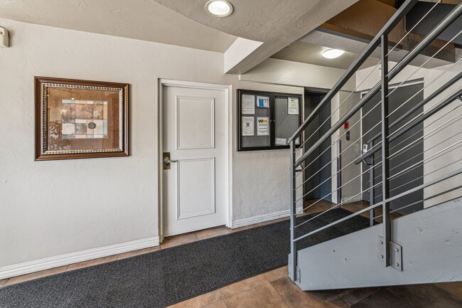 Photo - 2121 N Cambridge Ave