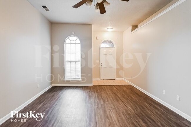 Photo - 5599 Queens Ring Cove