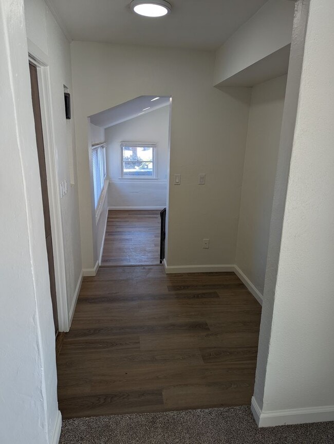 2221 Suncrest Blvd