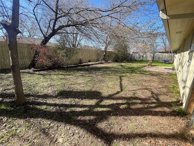 Photo - 605 N Ave D
