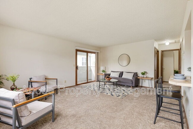 Photo - 1418 Emery Ct Unit 1