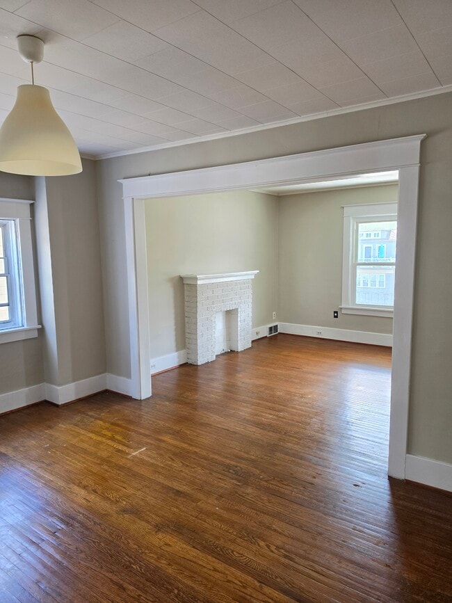 Building Photo - 339 Crestwood Ave Unit Upper