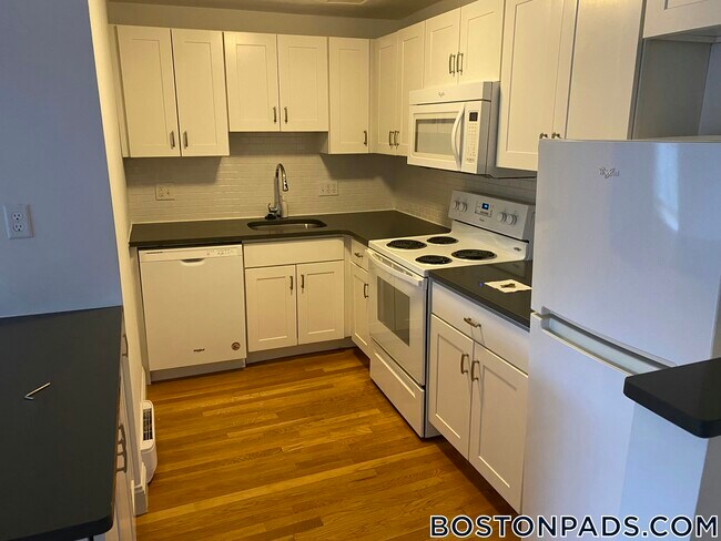 Photo - 134 Summer St Unidad 17