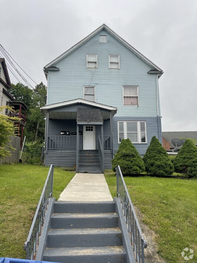 Building Photo - 167 Liberty St Rental