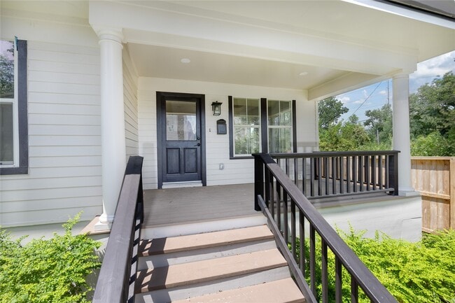 Photo - 1102 Bingham St