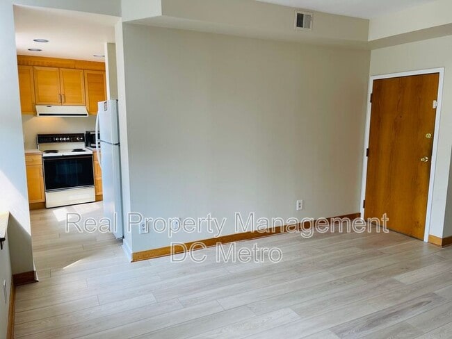 Photo - 3 Washington Cir NW Unit #203