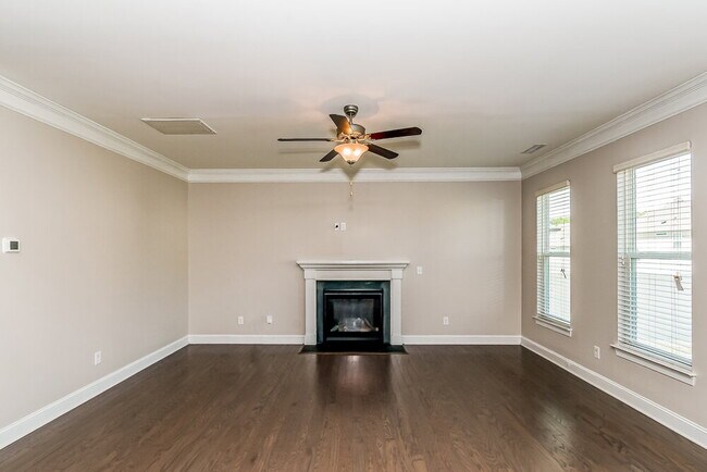 Photo - 61 Roterham Dr