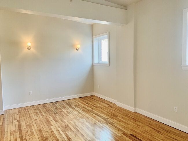 44 James - Apartment 208 - 44 James