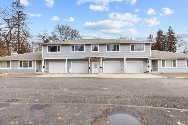 Photo - 103 E Foster Ave Apartments