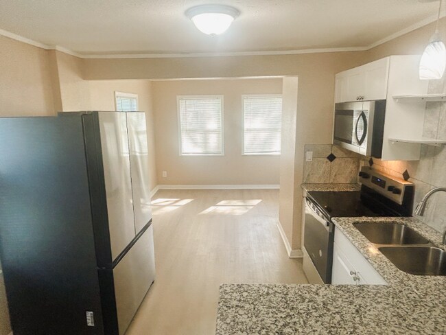 Photo - 720 East Harbor Dr S