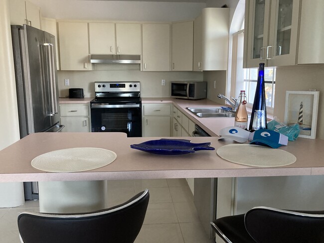 Complete kitchen and tools - 196 Lorelane Pl Unit Daisy