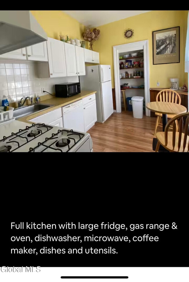 Photo - 630 N Broadway