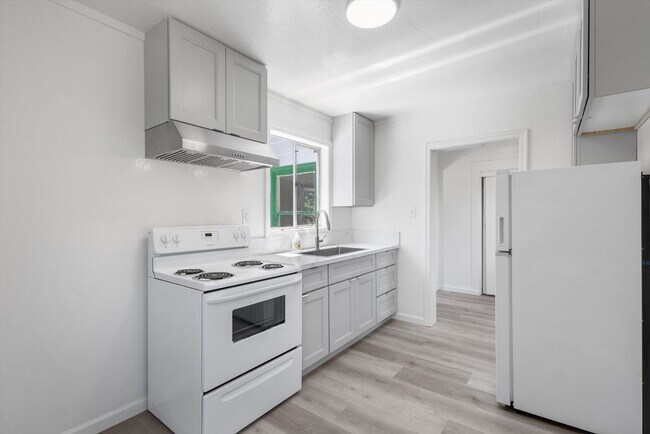 Photo - 2255 Lincoln Ave Unidad B