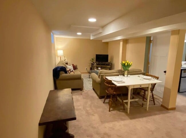 Building Photo - 1823 N Girard Ave Unit B