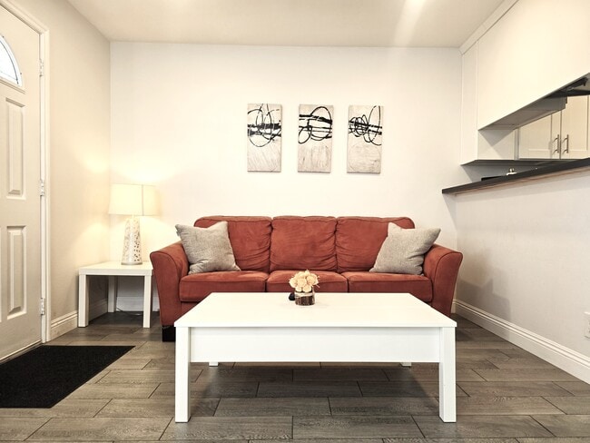 Photo - 123 E Bennett Ave Unidad A