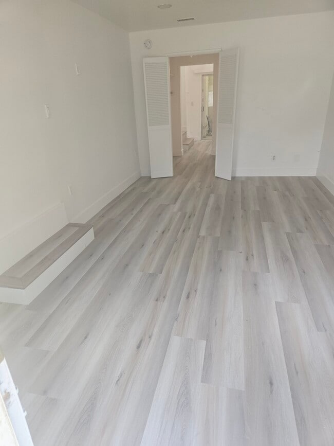 Building Photo - 6116 Melvin Ave Rental