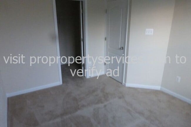 Photo - Beautiful Luxury Townhome Near Everything!