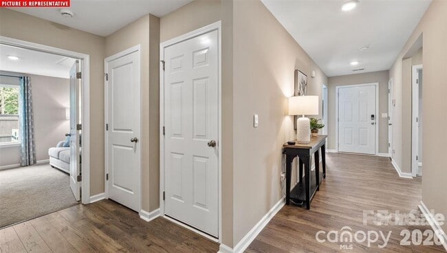 Photo - 1700 Vanderlyn St