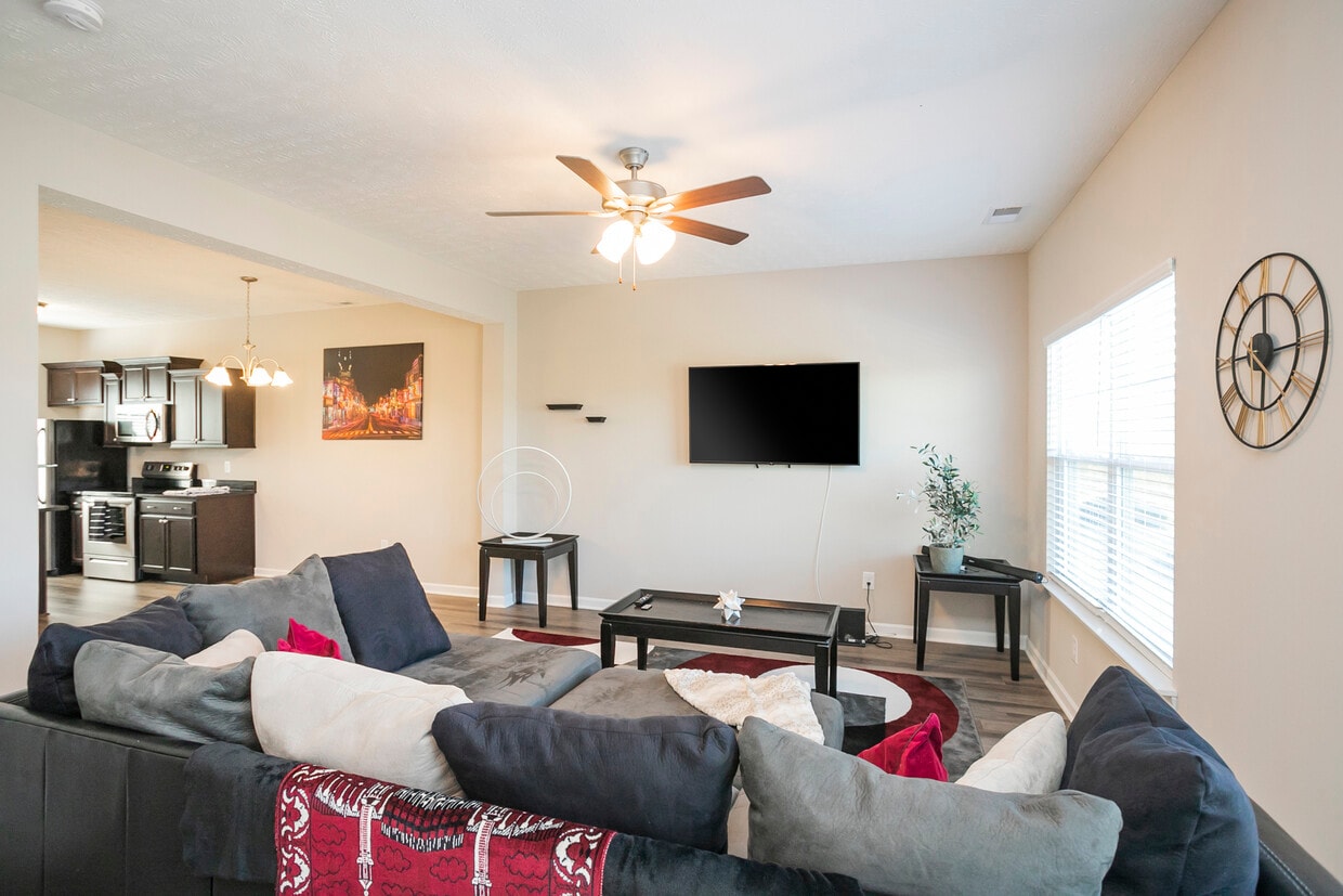 Photo - 328 Negri Ct (La Vergne, TN)