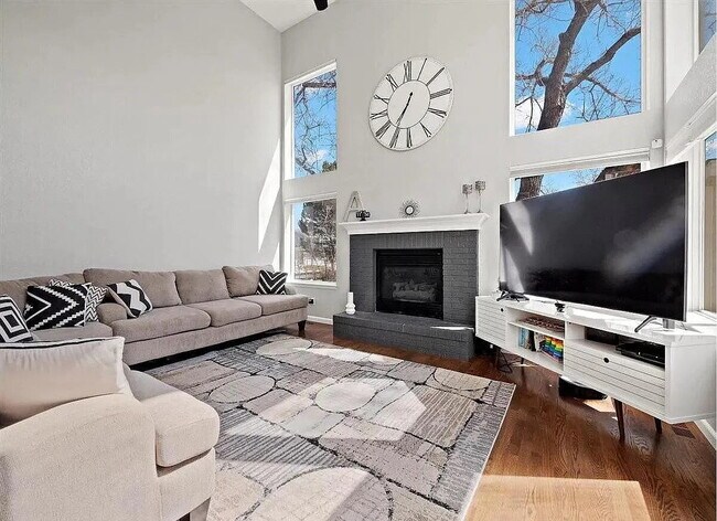 Photo - OMG this is a Stunning Large 5 BR House