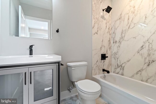 Photo - 520 N 37th St Unit 03