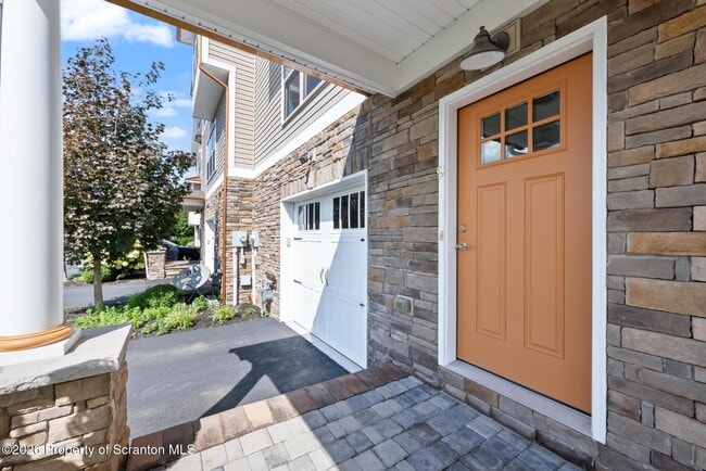Photo - 9 Maple Leaf Dr