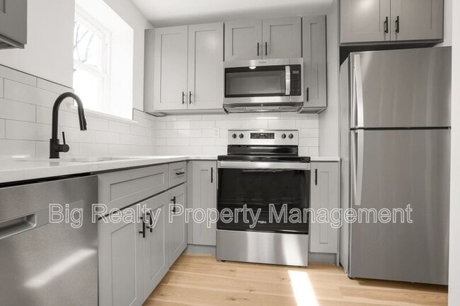 Photo - 228 Bridge St Unit 2