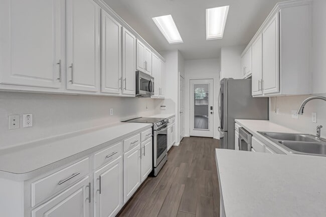 Photo - 209 Summerhaze Cir