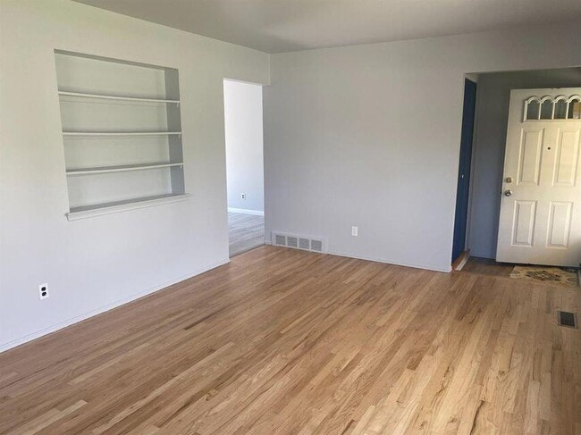 Photo - 2160 Georgetown Blvd