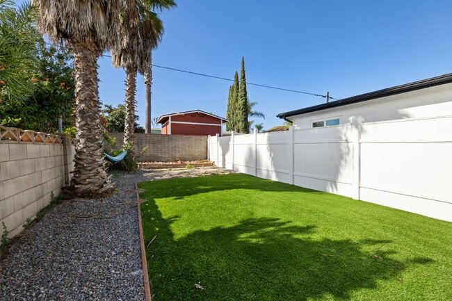 Building Photo - 5124 Leo St