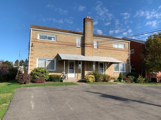 Photo - Well Kept Duplex in the Shaler Area