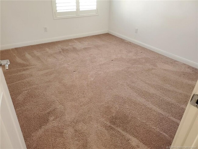 Building Photo - 11300 SW Northland Dr