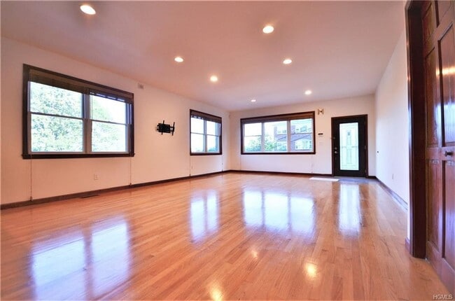 Photo - 73 Edgewood Ave