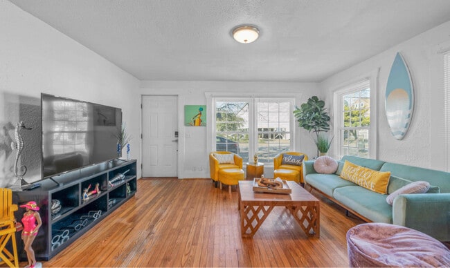 Photo - 9628 19th Bay St