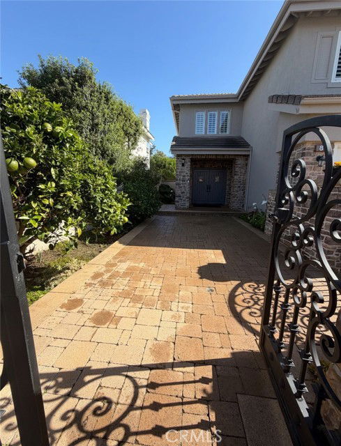 Photo - 8 High Bluff