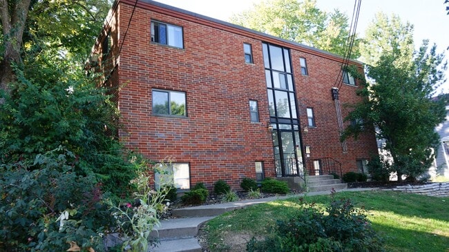 Building Photo - 3709 Drake Ave Rental