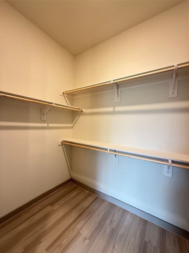 Building Photo - 11604 Stonehollow Dr Unit S1.164