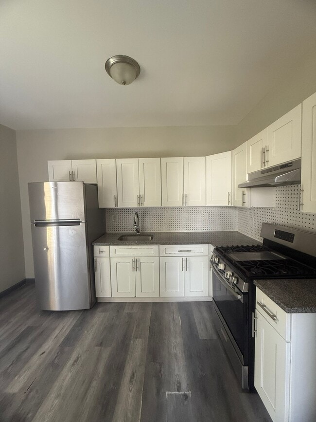 Building Photo - 71 W Runyon St Unit 3 Rental