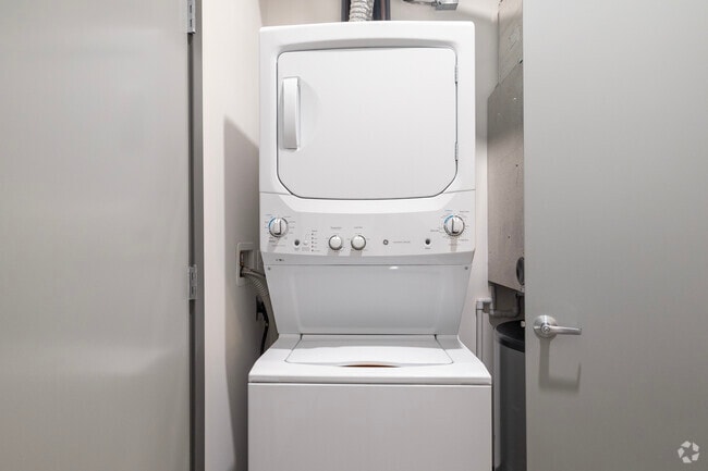 1BR,1BA - In Unit Laundry