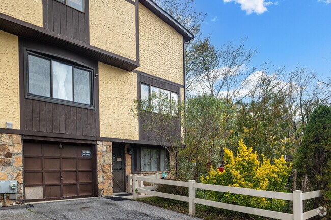 Building Entrance - Parkview Estates