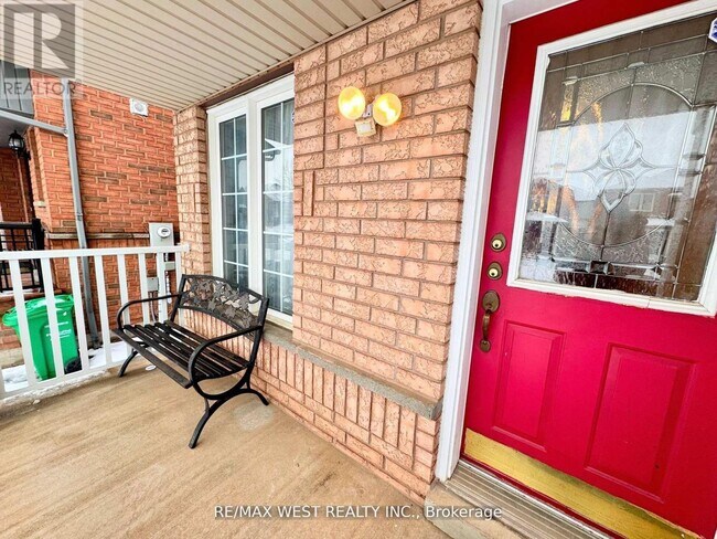 Photo - 98 Four Seasons Cir