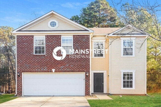 Building Photo - 4 Bedroom Pet-Friendly Home in Charlotte, NC with Main Street Renewal